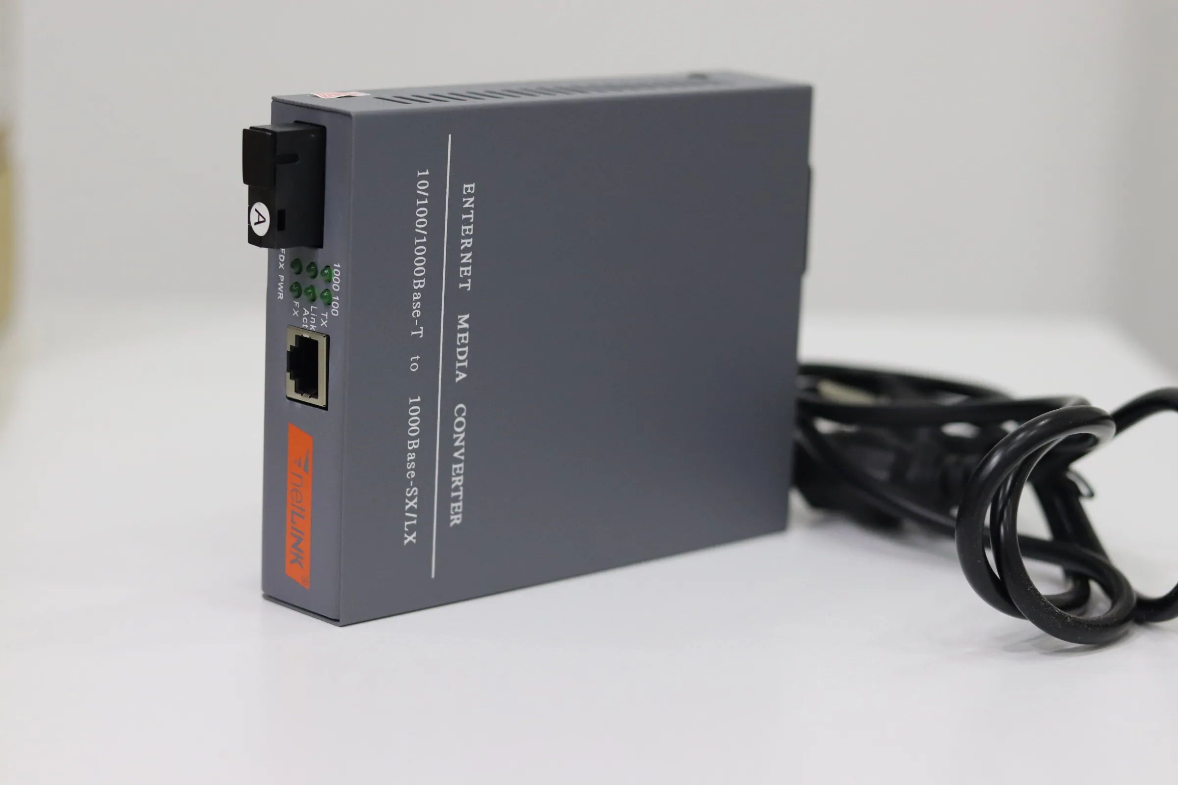 FIBER OPTIC  MEDIA CONVERTER NETWORK WDM